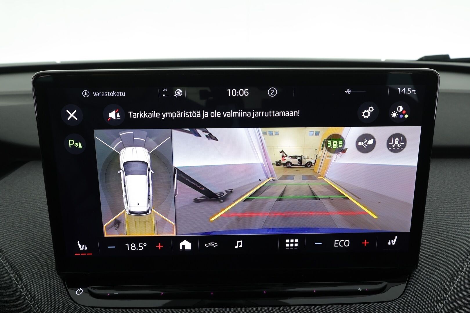 Skoda Enyaq 2022 80 iV * Lämpöpumppu / Vetokoukku / Adapt.Vakkari / Matrix LED / 360-Kamera / Navi / Kaistavahti / Keyless - Kahdet renkaat / Merkkihuollot