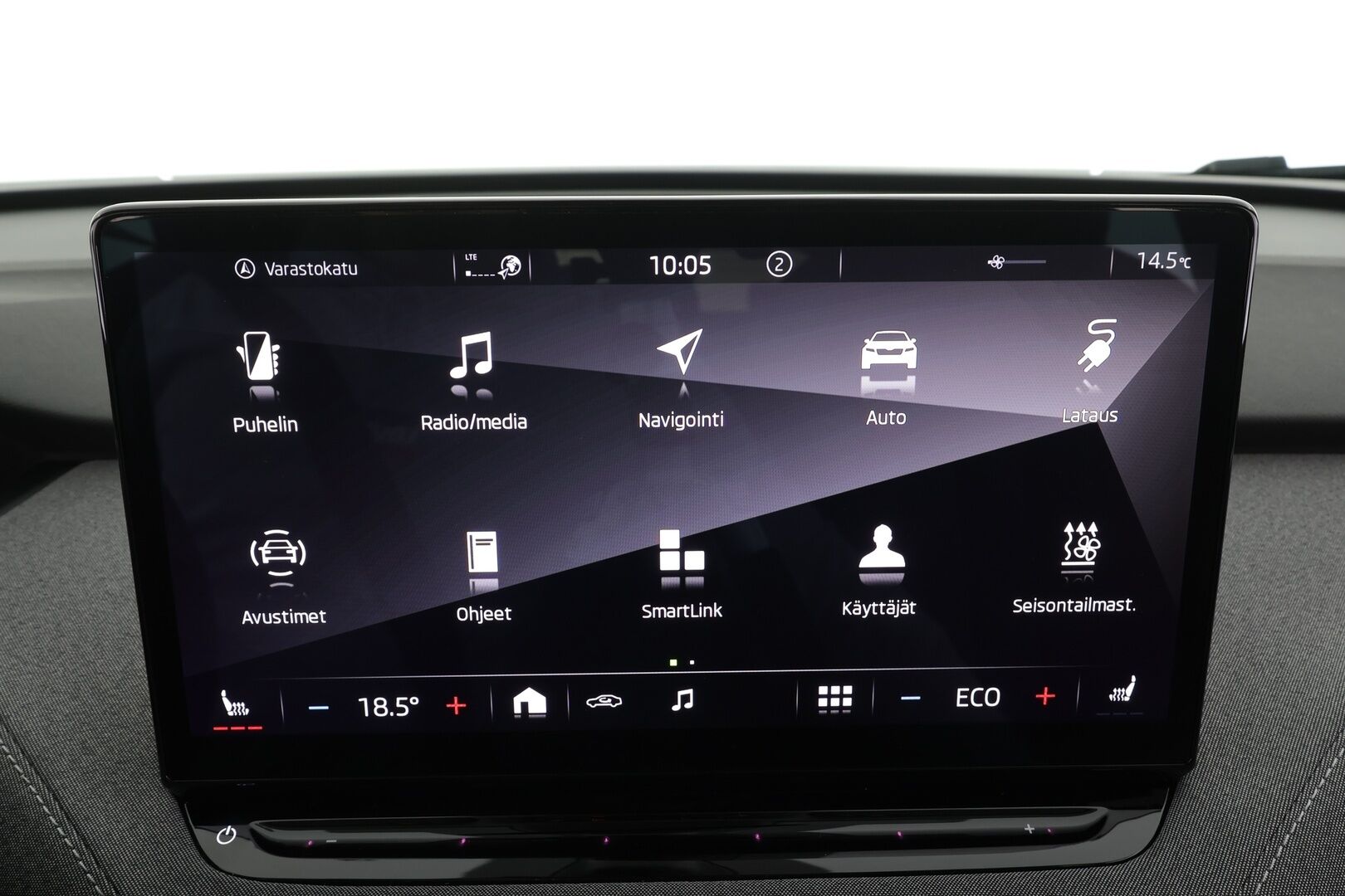 Skoda Enyaq 2022 80 iV * Lämpöpumppu / Vetokoukku / Adapt.Vakkari / Matrix LED / 360-Kamera / Navi / Kaistavahti / Keyless - Kahdet renkaat / Merkkihuollot