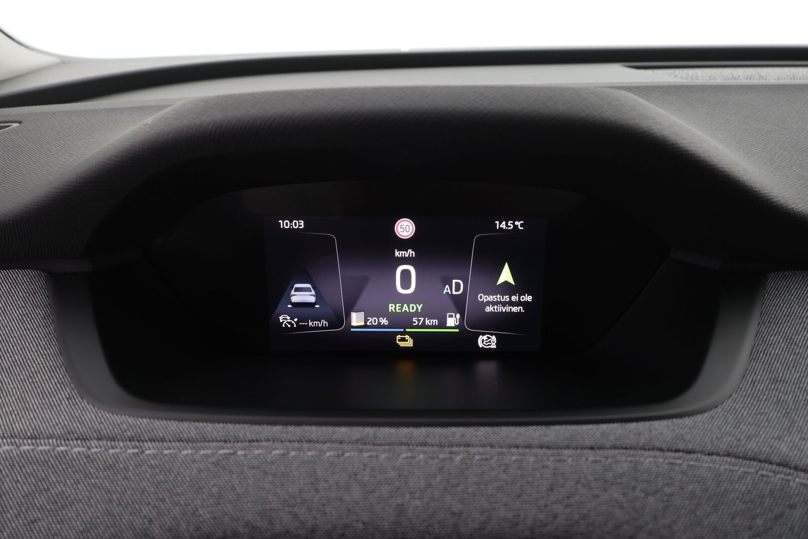 Skoda Enyaq 2022 80 iV * Lämpöpumppu / Vetokoukku / Adapt.Vakkari / Matrix LED / 360-Kamera / Navi / Kaistavahti / Keyless - Kahdet renkaat / Merkkihuollot