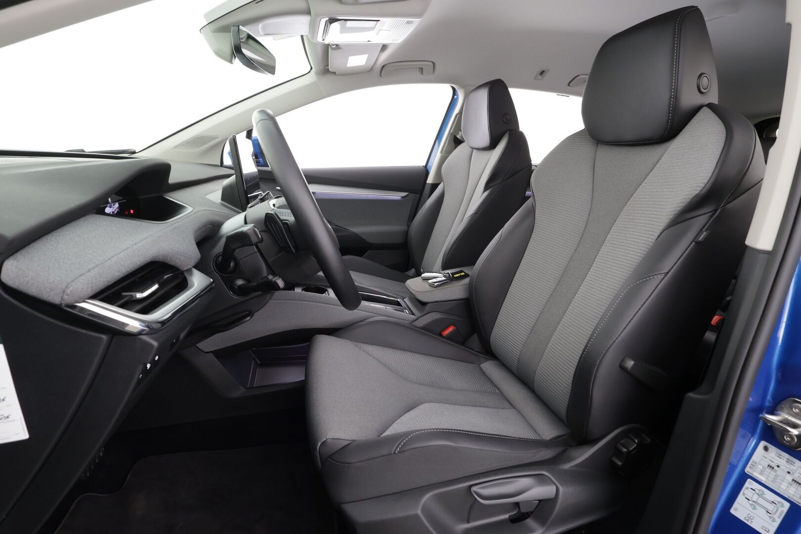 Skoda Enyaq 2022 80 iV * Lämpöpumppu / Vetokoukku / Adapt.Vakkari / Matrix LED / 360-Kamera / Navi / Kaistavahti / Keyless - Kahdet renkaat / Merkkihuollot