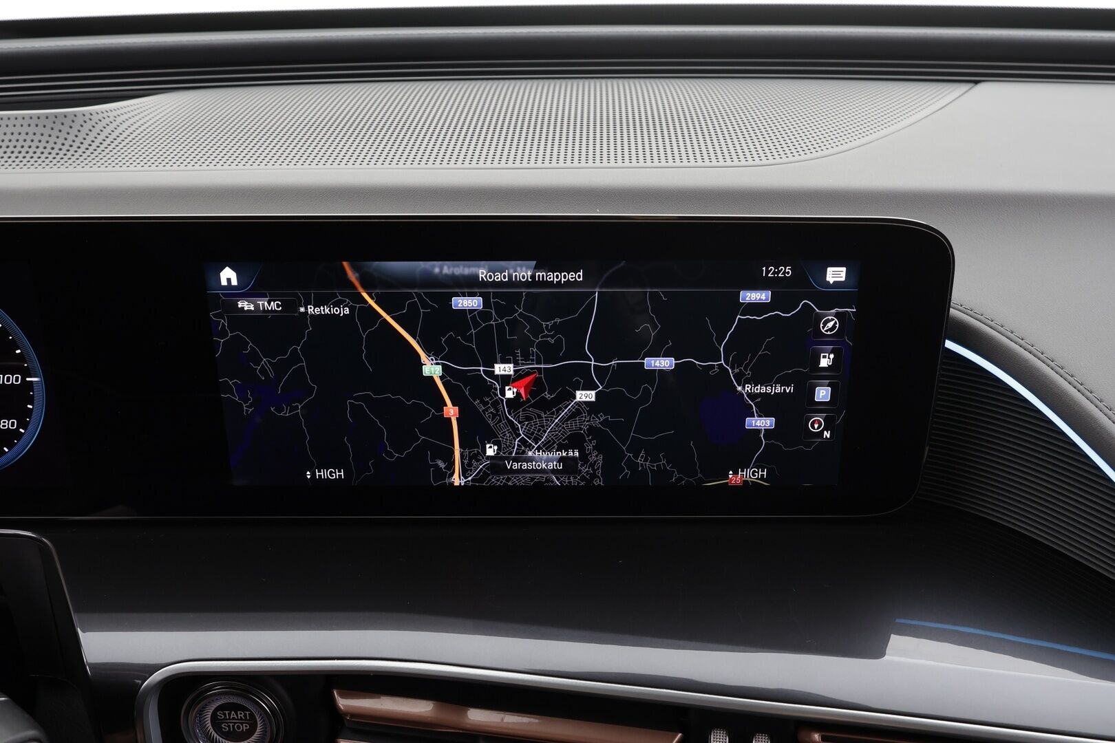 MERCEDES-BENZ EQC 2023 400 4Matic AMG * Distronic+ / 360° / Multibeam / HUD / Midline / Muistipenkit / Koukku / DTR+Q / KeylessGo / Puolinahat * - Kahdet renkaat aluvanteilla - HULLUT JOULUT KORKOTARJOUS 2,49% 