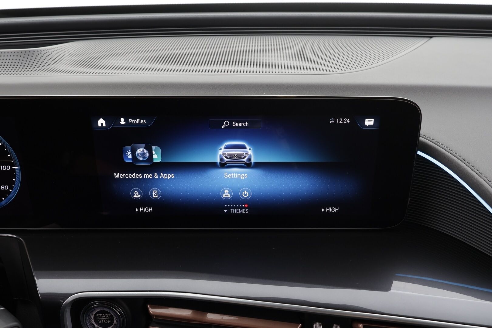 MERCEDES-BENZ EQC 2023 400 4Matic AMG * Distronic+ / 360° / Multibeam / HUD / Midline / Muistipenkit / Koukku / DTR+Q / KeylessGo / Puolinahat * - Kahdet renkaat aluvanteilla - HULLUT JOULUT KORKOTARJOUS 2,49% 