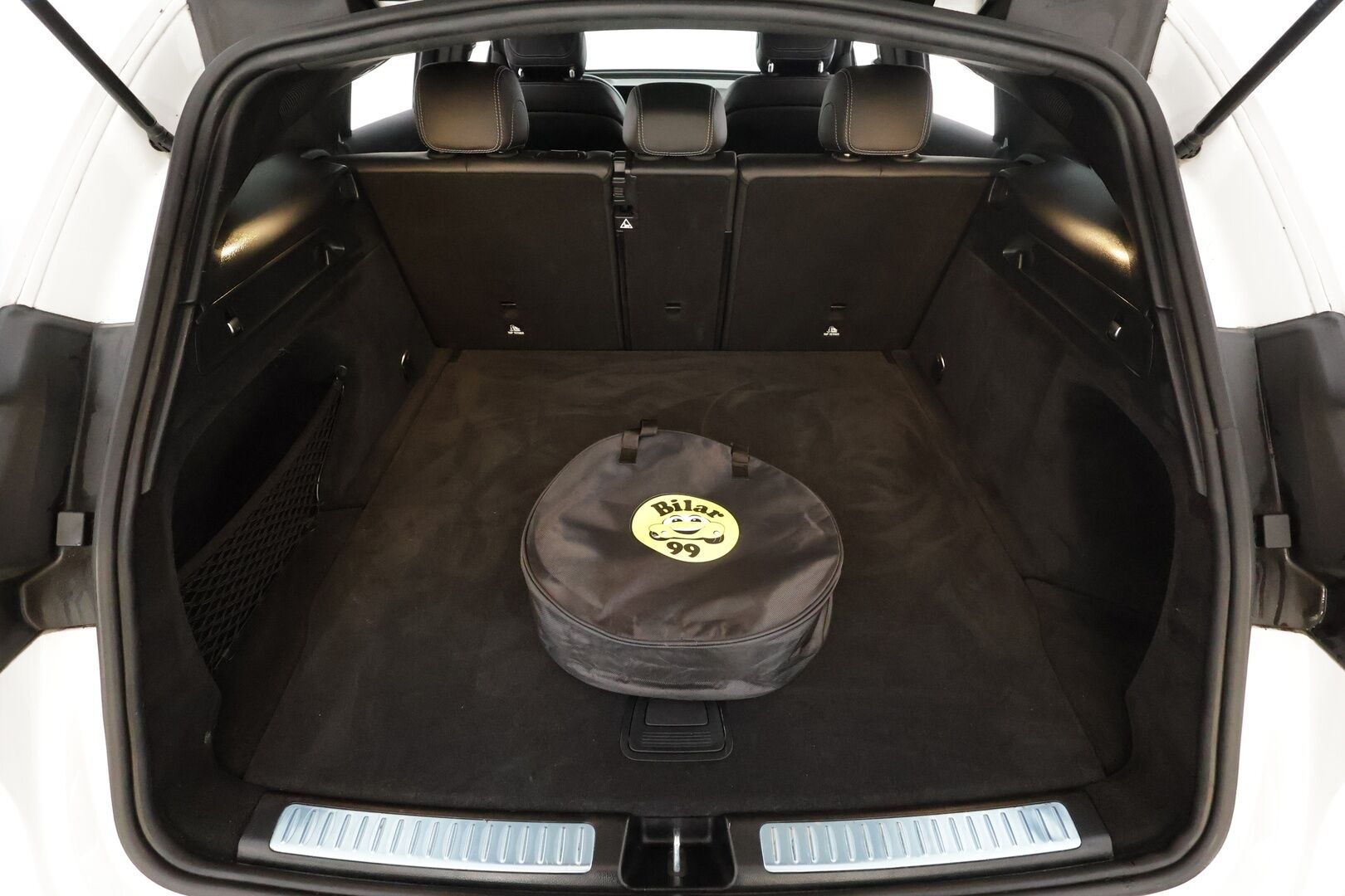 MERCEDES-BENZ EQC 2023 400 4Matic AMG * Distronic+ / 360° / Multibeam / HUD / Midline / Muistipenkit / Koukku / DTR+Q / KeylessGo / Puolinahat * - Kahdet renkaat aluvanteilla - HULLUT JOULUT KORKOTARJOUS 2,49% 