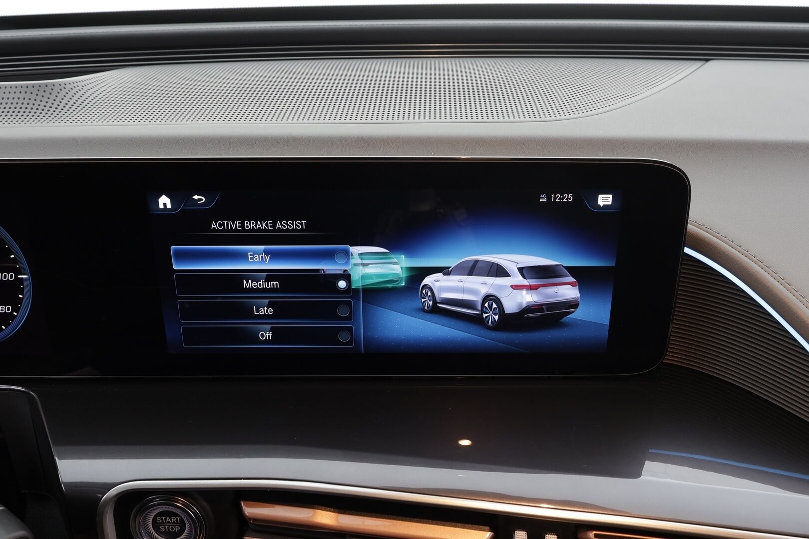 MERCEDES-BENZ EQC 2023 400 4Matic AMG * Distronic+ / 360° / Multibeam / HUD / Midline / Muistipenkit / Koukku / DTR+Q / KeylessGo / Puolinahat * - Kahdet renkaat aluvanteilla - HULLUT JOULUT KORKOTARJOUS 2,49% 