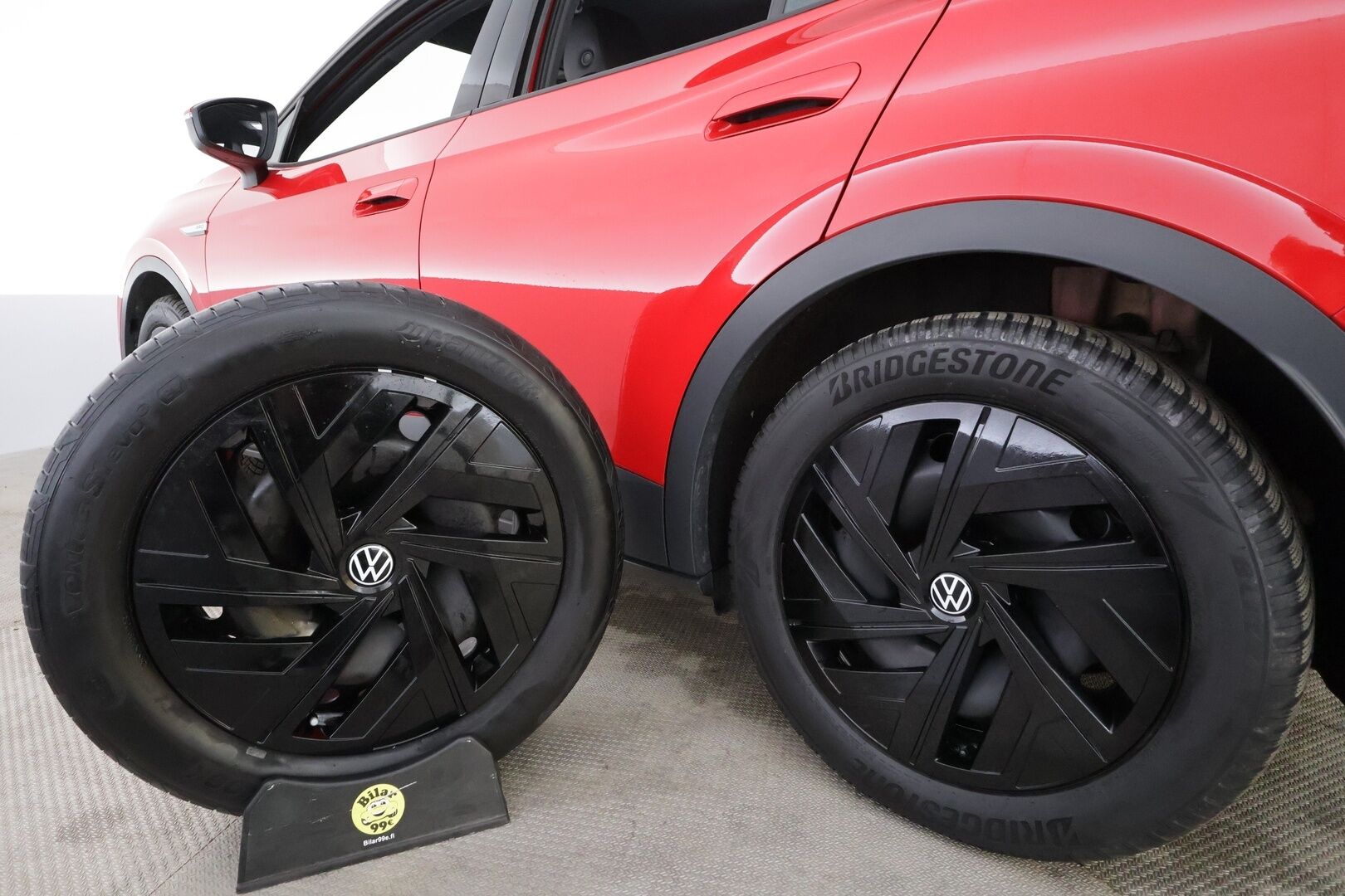 VOLKSWAGEN ID.4 2023 Pro Performance 150 kW, akku 77 kWh *Lämpöpumppu / Adapt.Vakkari / Hieronta / Sporttipenkit Muistilla / 360-Kamera / Vetokoukku - Koti & Kauppalaturi / Kahdet renkaat / Merkkihuollettu