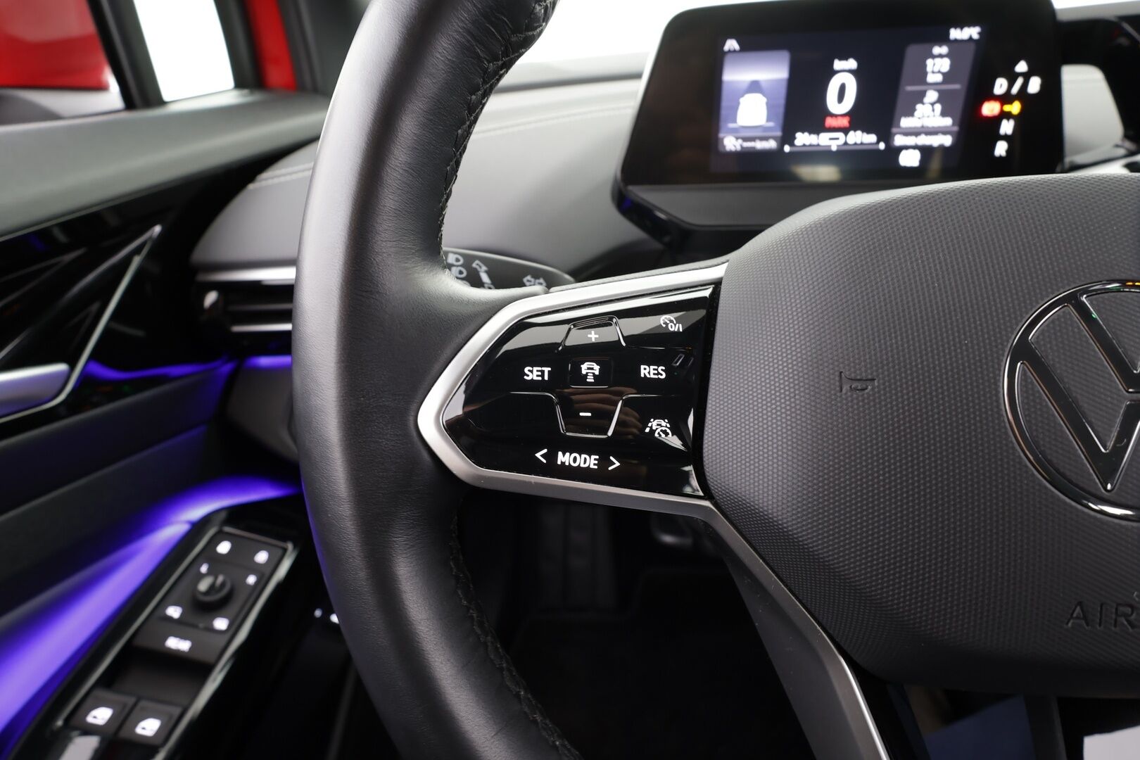 VOLKSWAGEN ID.4 2023 Pro Performance 150 kW * ILP / ACC / 360° Kamera / Hierovat Sportpenkit Muistilla / Keyless / Navi * - Koti & Kauppalaturi / Kahdet renkaat / Merkkihuollettu - HULLUT JOULUT KORKOTARJOUS 2,49% 