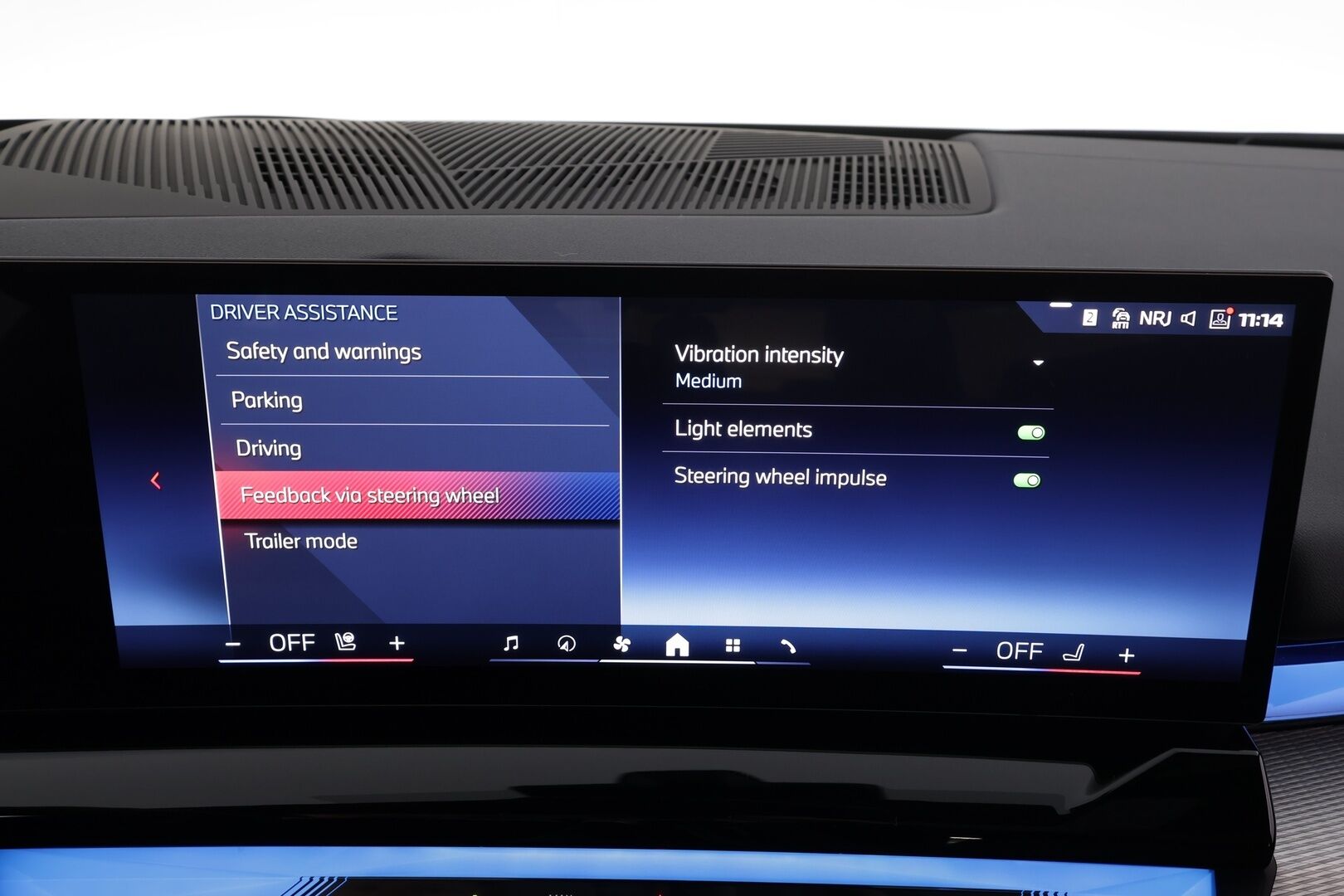 BMW I5 M60 2024 G60 M60 xDrive M Sport Pro * ACC / HUD / 360° / B&W / Ilmastoidut Muistipenkit / Panorama / Koukku / Adapt.LED * - Akku kuntotarkastettu / Adaptiivinen alusta Professional / Comfort Access / Nelipyöräohjaus / Kahdet renkaat aluvanteilla