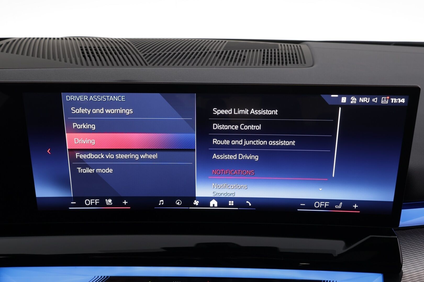 BMW I5 M60 2024 G60 M60 xDrive M Sport Pro * ACC / HUD / 360° / B&W / Ilmastoidut Muistipenkit / Panorama / Koukku / Adapt.LED * - Akku kuntotarkastettu / Adaptiivinen alusta Professional / Comfort Access / Nelipyöräohjaus / Kahdet renkaat aluvanteilla