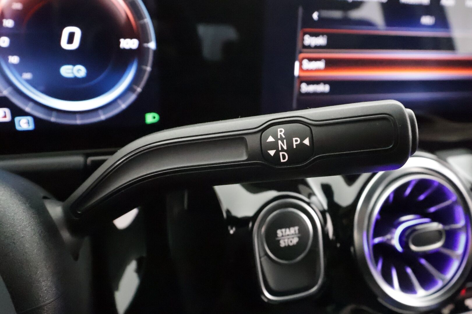 MERCEDES-BENZ EQA 2022 300 4MATIC Business AMG *Lisälämmitin / Widescreen / Distronic plus / LED / Keyless / Navi* - Puhdas CarVertical / MB alumiinivanteet alla / AMG