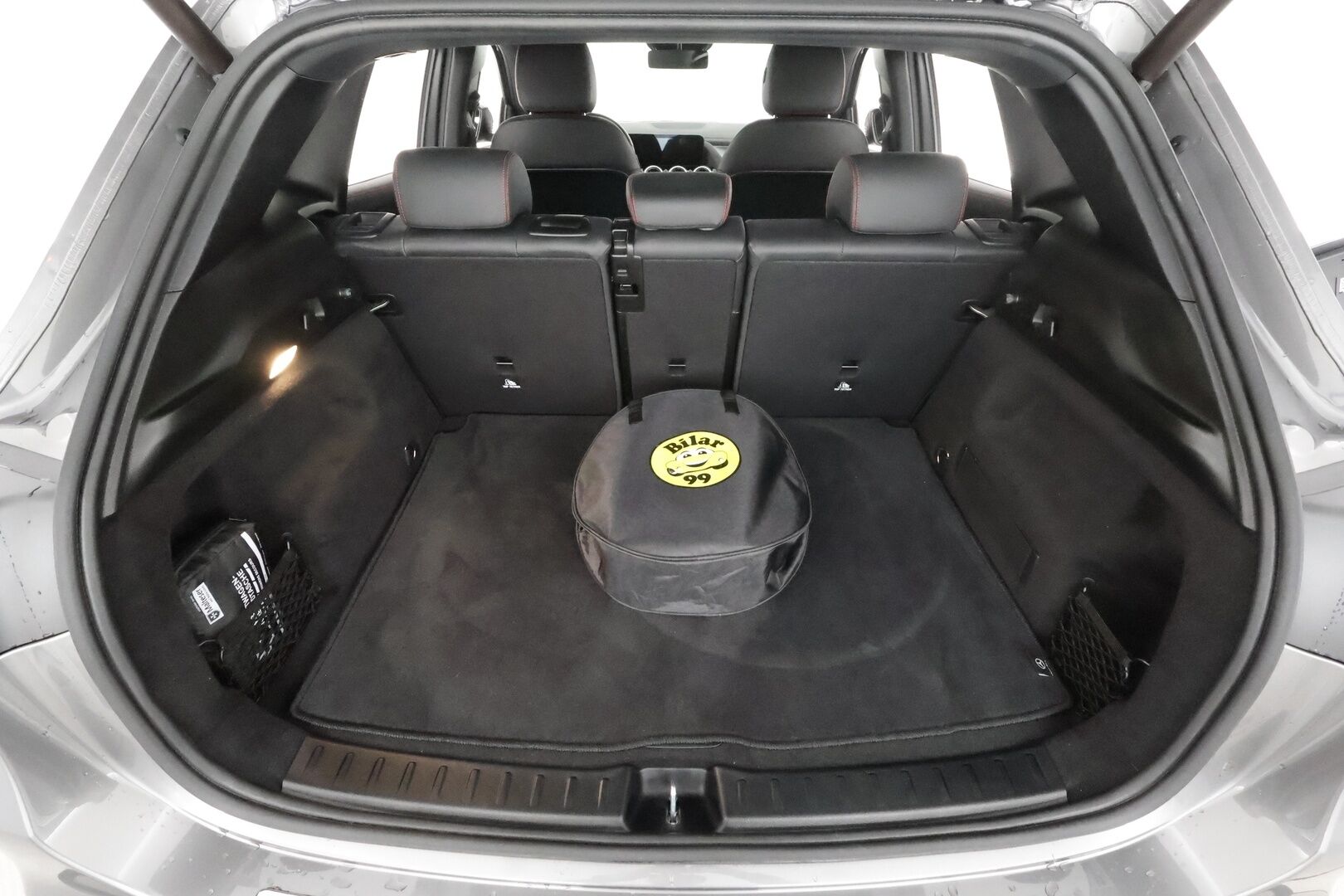 MERCEDES-BENZ EQA 2022 300 4MATIC Business AMG *Lisälämmitin / Widescreen / Distronic plus / LED / Keyless / Navi* - Puhdas CarVertical / MB alumiinivanteet alla / AMG