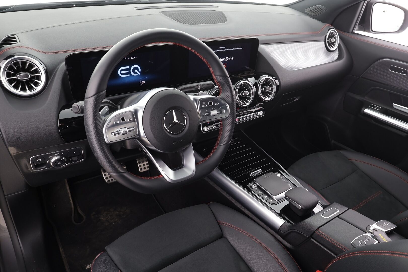 MERCEDES-BENZ EQA 2022 300 4MATIC Business AMG *Lisälämmitin / Widescreen / Distronic plus / LED / Keyless / Navi* - Puhdas CarVertical / MB alumiinivanteet alla / AMG