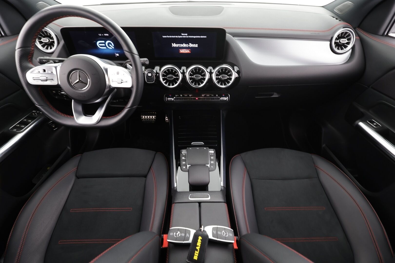 MERCEDES-BENZ EQA 2022 300 4MATIC Business AMG *Lisälämmitin / Widescreen / Distronic plus / LED / Keyless / Navi* - Puhdas CarVertical / MB alumiinivanteet alla / AMG