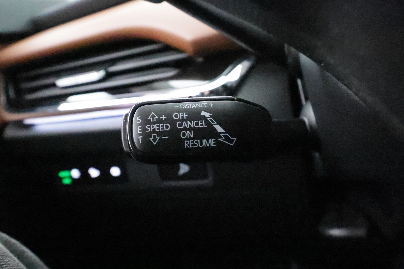 SKODA ENYAQ 2022 80X 4X4 195kW * HUD / ILP / Crystal light / Lasikatto / Ruskea nahkaverhoilu / ACC / Keyless / Navi* - Kauppa & Kotilaturi / Merkkihuolettu / Kahdet renkaat