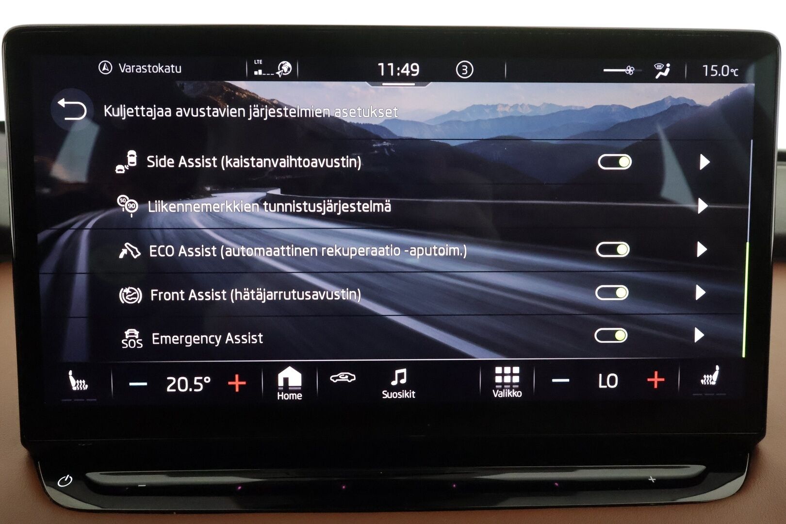 SKODA ENYAQ 2022 80X 4X4 195kW * HUD / ILP / Crystal light / Lasikatto / Ruskea nahkaverhoilu / ACC / Keyless / Navi* - Kauppa & Kotilaturi / Merkkihuolettu / Kahdet renkaat