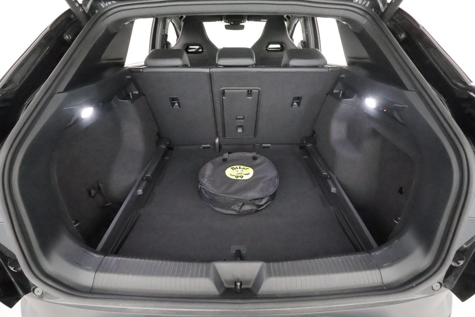 VOLKSWAGEN ID.4 2025 GTX 4MOTION 250 kW * Lasikatto / Koukku / ILP / H&K / ACC / Matrix-LED / 360 Kamera / Hierovat Sportpenkit Muistilla * - Akku kuntotarkastettu SoH 98,9% / Kahdet renkaat 