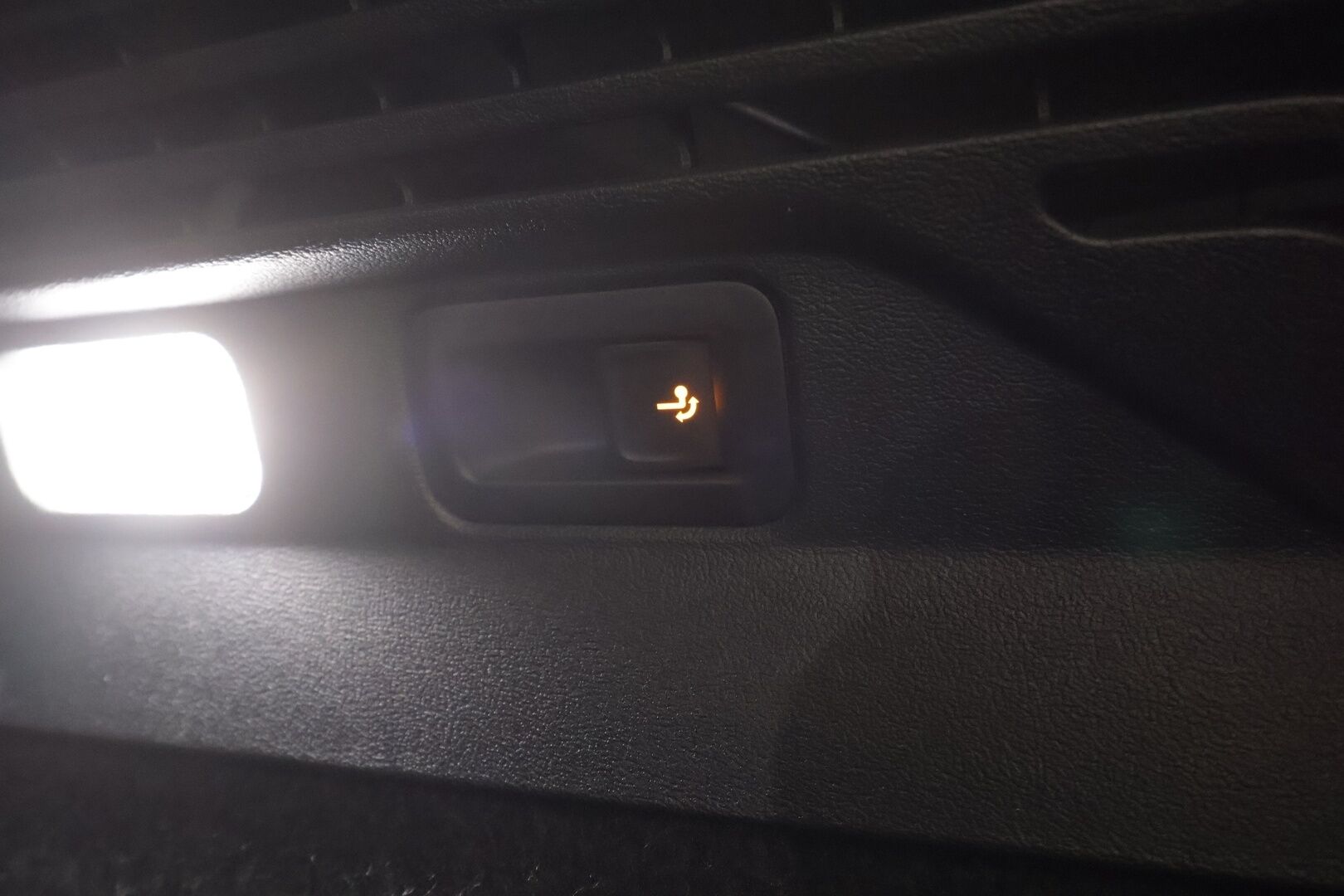 VOLKSWAGEN ID.4 2025 GTX 4MOTION 250 kW * Lasikatto / Koukku / ILP / H&K / ACC / Matrix-LED / 360 Kamera / Hierovat Sportpenkit Muistilla * - Akku kuntotarkastettu SoH 98,9% / Kahdet renkaat 