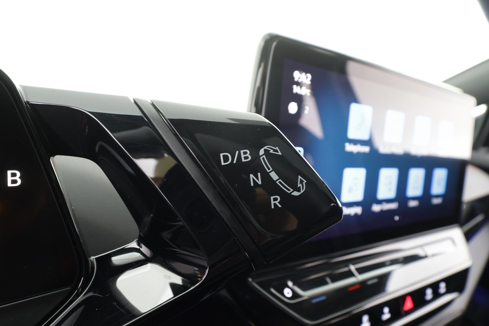 VOLKSWAGEN ID.4 2023 GTX 220 kW * HUD / Lämpöpumppu / IQ Light / Lasikatto / ACC / Keyless / Navi * - Kahdet renkaat / merkkihuollettu