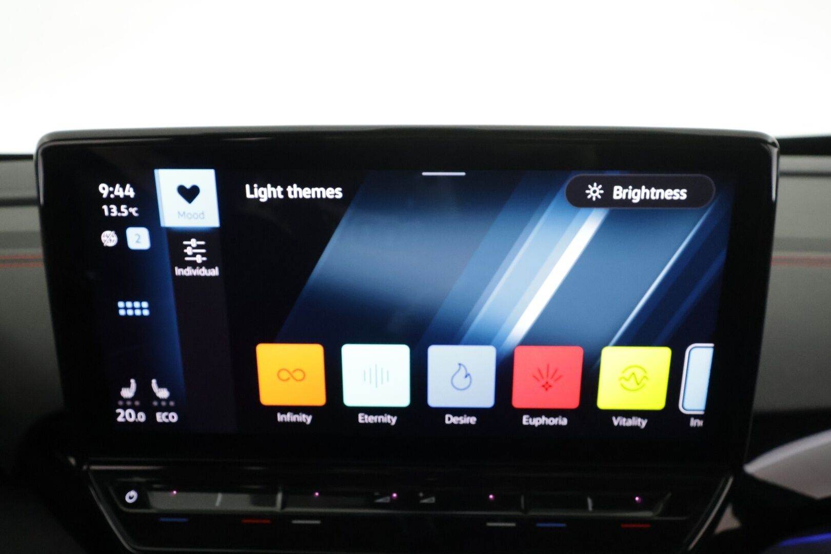 VOLKSWAGEN ID.4 2023 GTX 220 kW * HUD / Lämpöpumppu / IQ Light / Lasikatto / ACC / Keyless / Navi * - Kahdet renkaat / merkkihuollettu