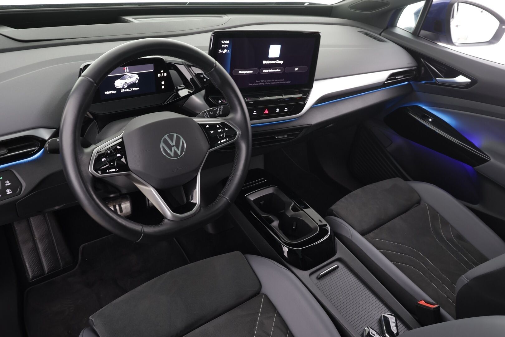 VOLKSWAGEN ID.4 2022 Pro Performance 150 kW * ILP / Lasikatto / Hierovat muistipenkit / IQ-Light / ACC / Keyless / Navi * - Kahdet renkaat / Merkkihuollettu