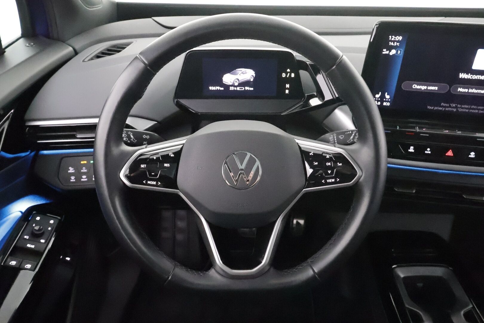 VOLKSWAGEN ID.4 2022 Pro Performance 150 kW * ILP / Lasikatto / Hierovat muistipenkit / IQ-Light / ACC / Keyless / Navi * - Kahdet renkaat / Merkkihuollettu