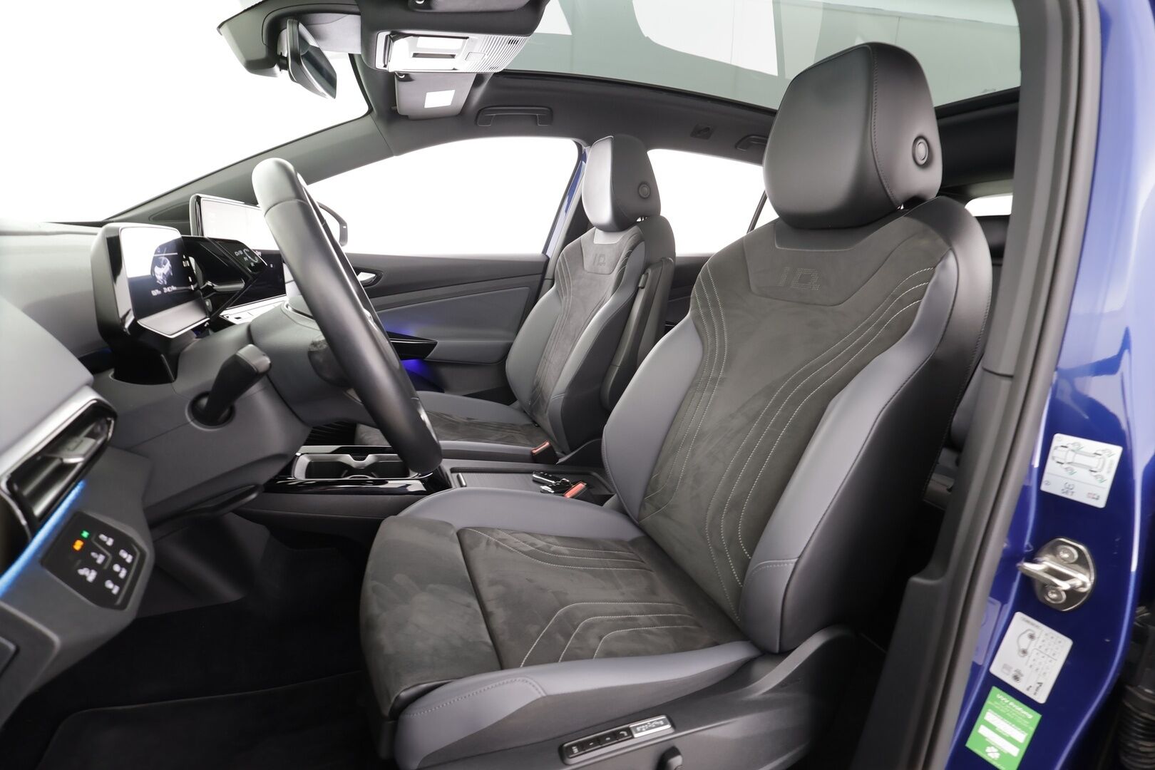 VOLKSWAGEN ID.4 2022 Pro Performance 150 kW * ILP / Lasikatto / Hierovat muistipenkit / IQ-Light / ACC / Keyless / Navi * - Kahdet renkaat / Merkkihuollettu