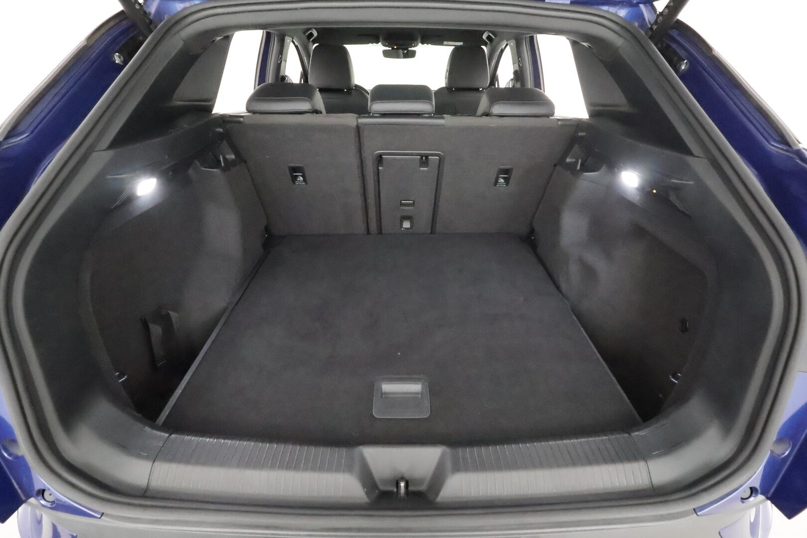 VOLKSWAGEN ID.4 2022 Pro Performance 150 kW * ILP / Lasikatto / Hierovat muistipenkit / IQ-Light / ACC / Keyless / Navi * - Kahdet renkaat / Merkkihuollettu