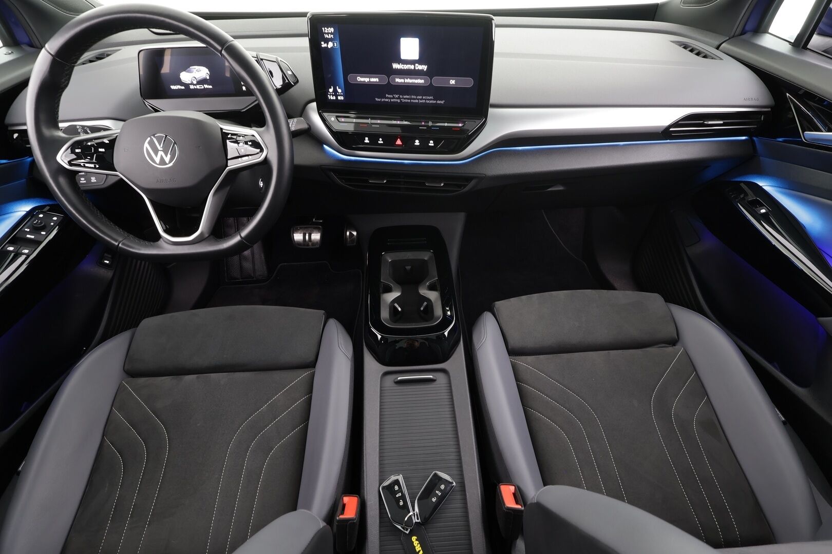 VOLKSWAGEN ID.4 2022 Pro Performance 150 kW * ILP / Lasikatto / Hierovat muistipenkit / IQ-Light / ACC / Keyless / Navi * - Kahdet renkaat / Merkkihuollettu