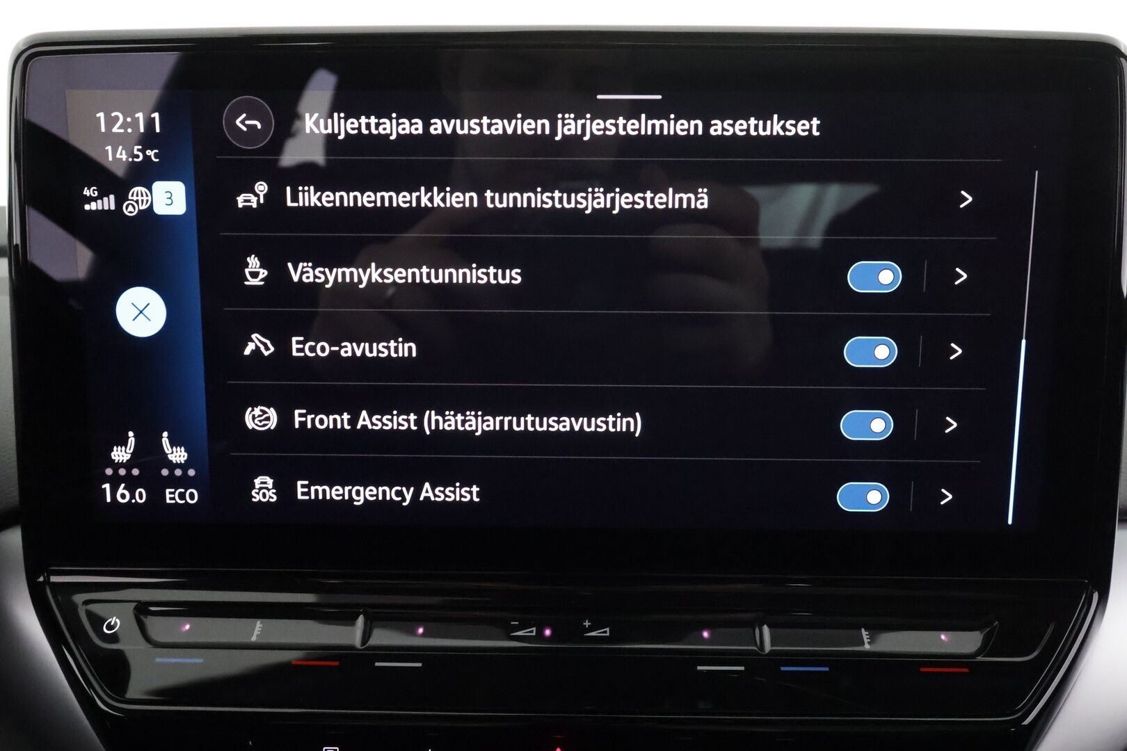 VOLKSWAGEN ID.4 2022 Pro Performance 150 kW * ILP / Lasikatto / Hierovat muistipenkit / IQ-Light / ACC / Keyless / Navi * - Kahdet renkaat / Merkkihuollettu