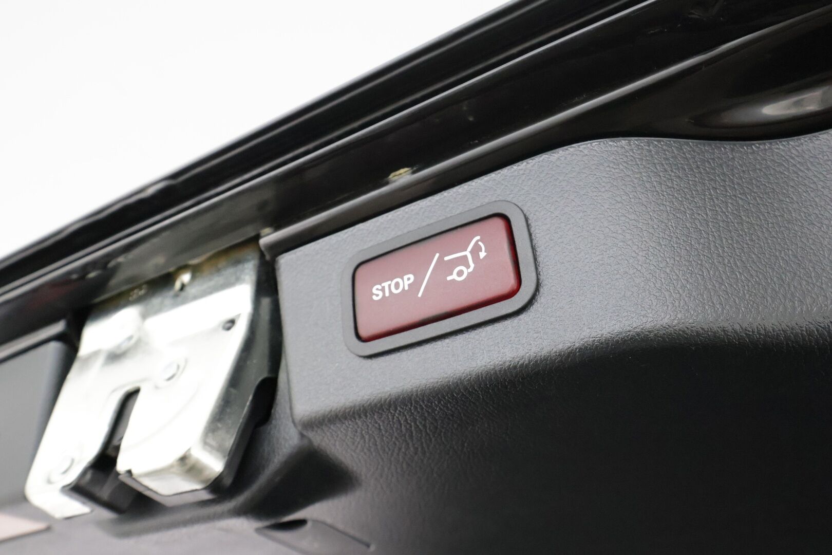 MERCEDES-BENZ EQV 2021 300 e keskipitkä A2 * Distronic / Nahkasisusta / 360 Kamera / LED / Navi * - KATSO TODELLINEN POIKKEUSHINTA! / ALV / 2x vanteet / 6-Paikkainen