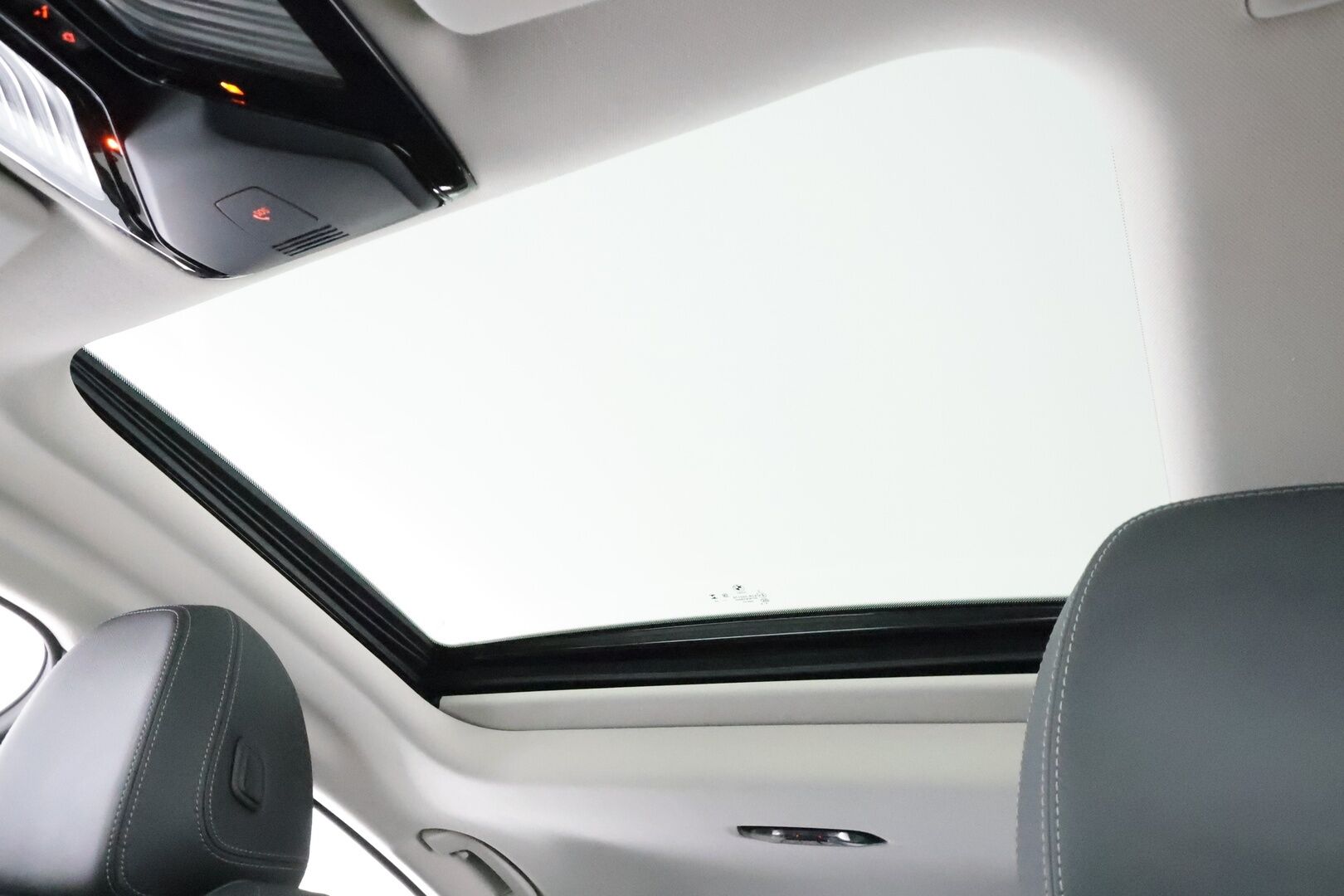 BMW I4 2023 eDrive35 * ACC / Lasikattoluukku / Sportpenkit / LED / P.Kamera / Navi / Kaistavahti / Widescreen * - Akku kuntotarkastettu / 2x Latauskaapelit / Merkkihuollettu