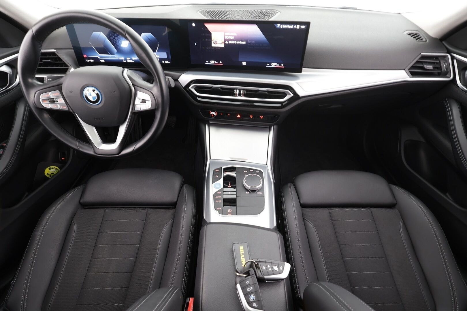 BMW I4 2023 eDrive35 * ACC / Lasikattoluukku / Sportpenkit / LED / P.Kamera / Navi / Kaistavahti / Widescreen * - Akku kuntotarkastettu / 2x Latauskaapelit / Merkkihuollettu