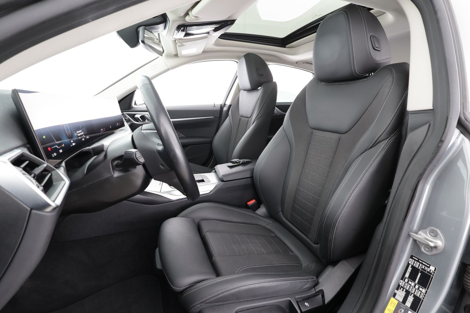 BMW I4 2023 eDrive35 * ACC / Lasikattoluukku / Sportpenkit / LED / P.Kamera / Navi / Kaistavahti / Widescreen * - Akku kuntotarkastettu / 2x Latauskaapelit / Merkkihuollettu