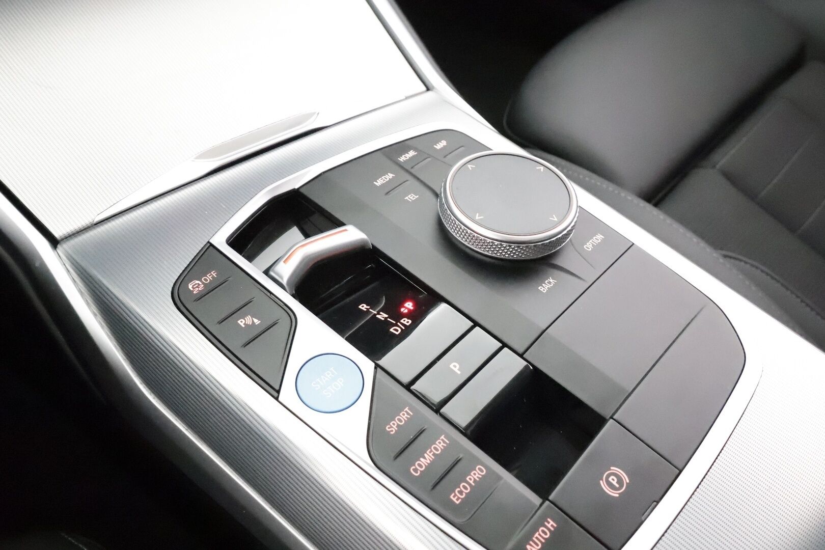 BMW I4 2023 eDrive35 * ACC / Lasikattoluukku / Sportpenkit / LED / P.Kamera / Navi / Kaistavahti / Widescreen * - Akku kuntotarkastettu / 2x Latauskaapelit / Merkkihuollettu