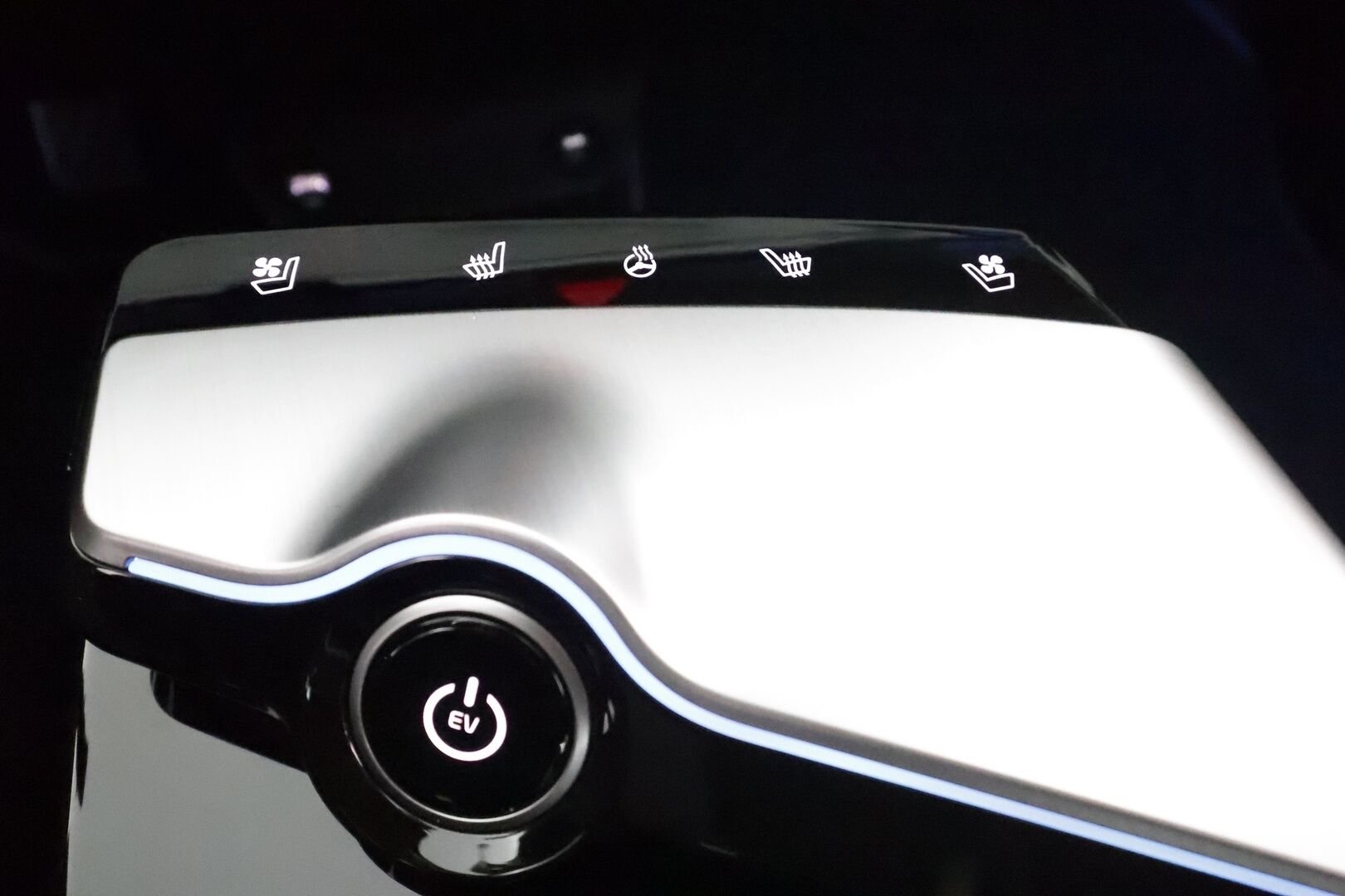 KIA EV6 2023 GT-Line AWD 77 kWh 325 hv * ACC / HUD / 360° / Meridian / Muistipenkki / Koukku / Adapt.LED / Navi / ILP * - Akku kuntotarkastettu / Ilmastoidut penkit / Merkkihuollettu