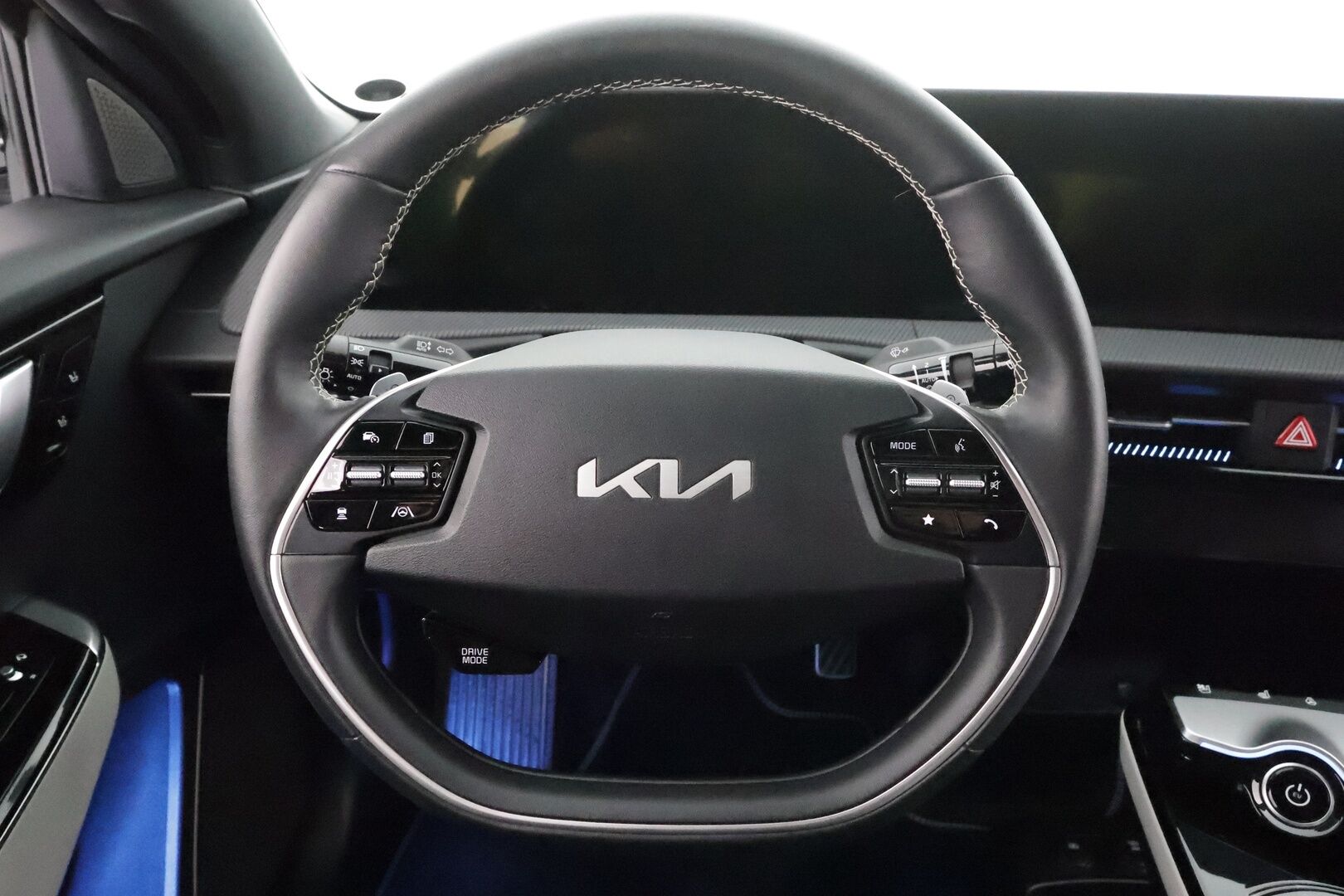 KIA EV6 2023 GT-Line AWD 77 kWh 325 hv * ACC / HUD / 360° / Meridian / Muistipenkki / Koukku / Adapt.LED / Navi / ILP * - Akku kuntotarkastettu / Ilmastoidut penkit / Merkkihuollettu
