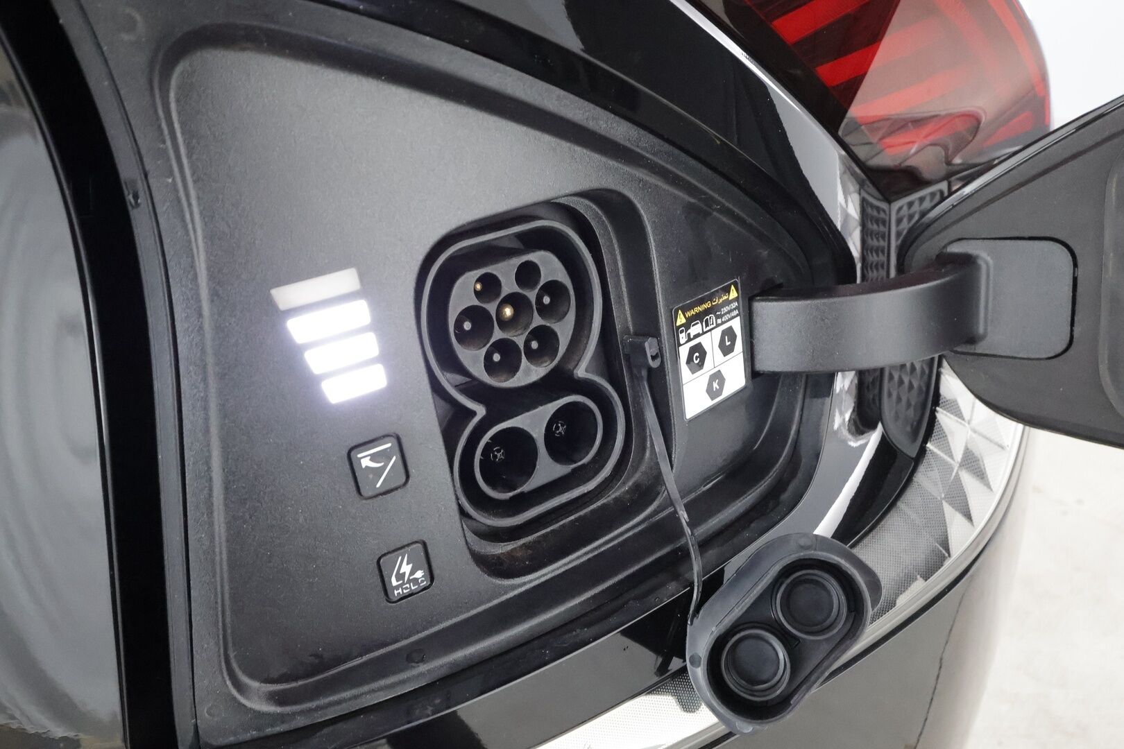 KIA EV6 2023 GT-Line AWD 77 kWh 325 hv * ACC / HUD / 360° / Meridian / Muistipenkki / Koukku / Adapt.LED / Navi / ILP * - Akku kuntotarkastettu / Ilmastoidut penkit / Merkkihuollettu