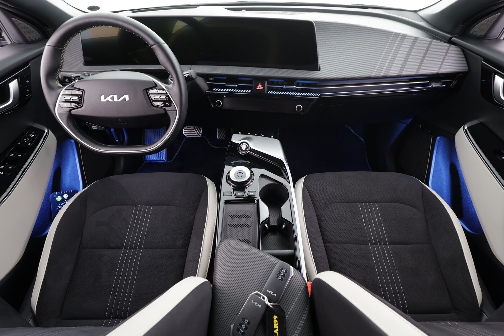 KIA EV6 2023 GT-Line AWD 77 kWh 325 hv * ACC / HUD / 360° / Meridian / Muistipenkki / Koukku / Adapt.LED / Navi / ILP * - Akku kuntotarkastettu / Ilmastoidut penkit / Merkkihuollettu