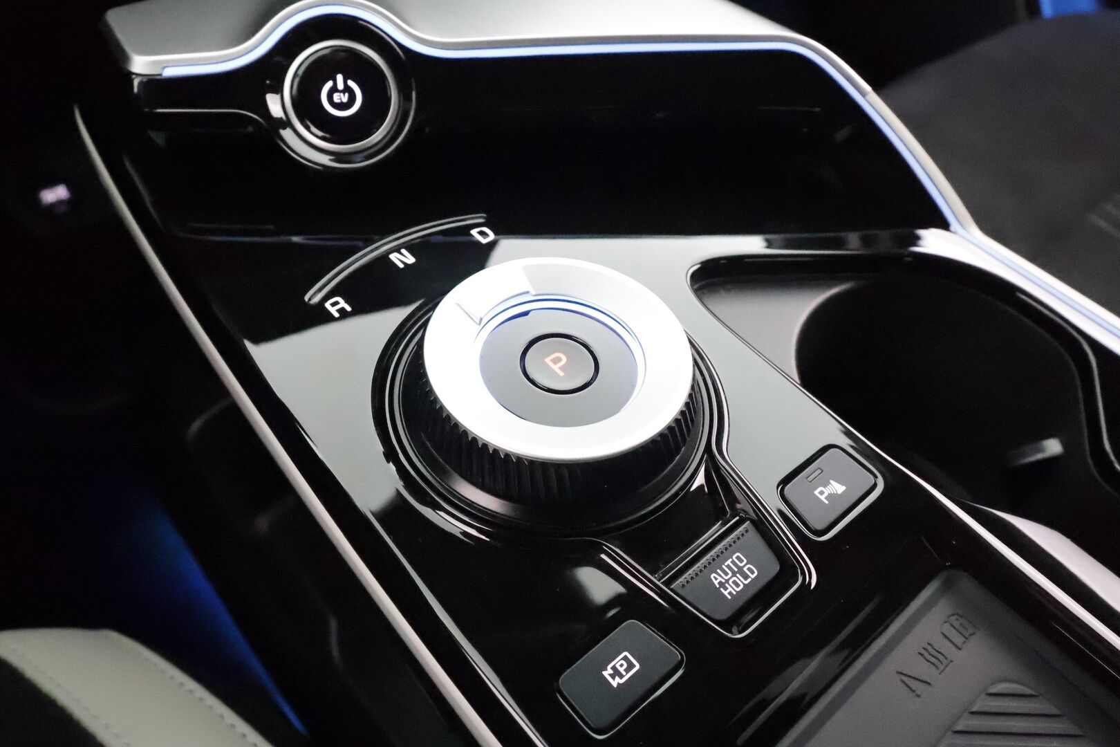 KIA EV6 2023 GT-Line AWD 77 kWh 325 hv * ACC / HUD / 360° / Meridian / Muistipenkki / Koukku / Adapt.LED / Navi / ILP * - Akku kuntotarkastettu / Ilmastoidut penkit / Merkkihuollettu