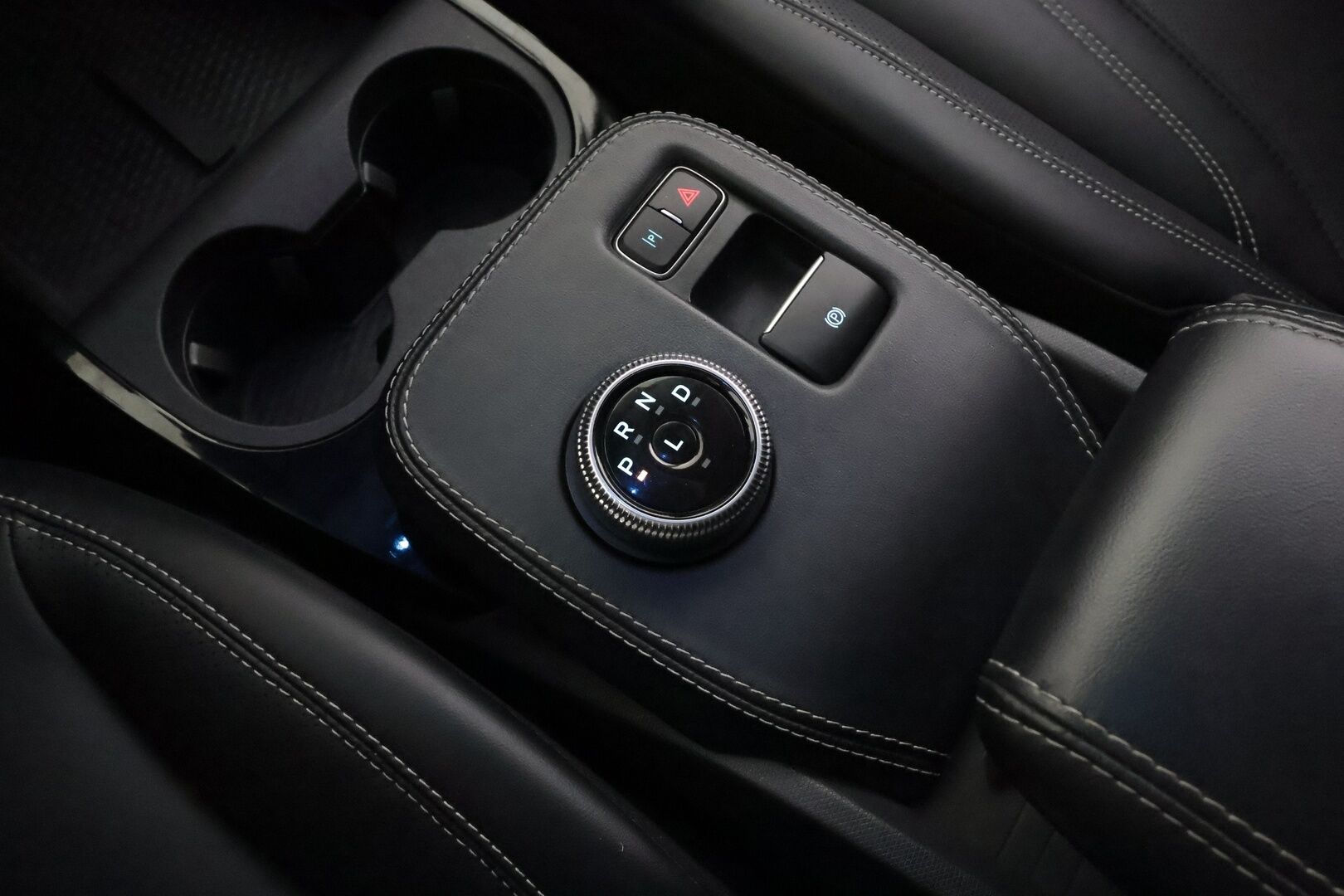 FORD MUSTANG MACH-E 2022 98kWh 294hv A1 RWD * ACC / 360° / B&O / Muistipenkki / LED / Lasikatto / BLIS / Navi / Nahat * - Akku kuntotarkastettu / Merkkihuollettu