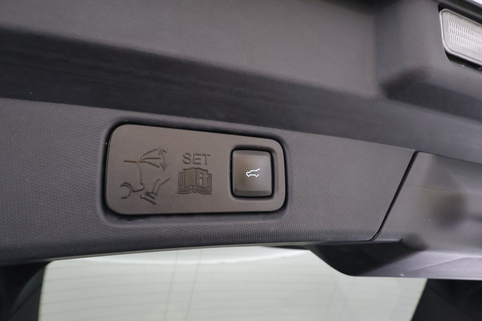 FORD MUSTANG MACH-E 2022 98kWh 294hv A1 RWD * ACC / 360° / B&O / Muistipenkki / LED / Lasikatto / BLIS / Navi / Nahat * - Akku kuntotarkastettu / Merkkihuollettu