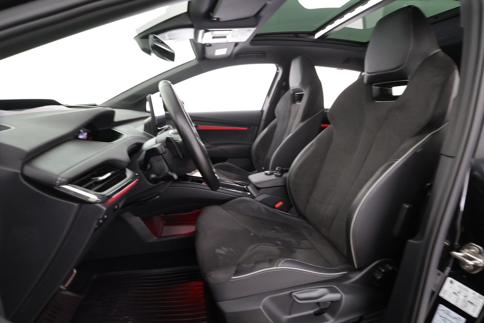 SKODA ENYAQ 2022 80x iV Sportline * ACC  / Panorama / HUD / 360 Kamera / ILP / Matrix-LED / Koukku * - Kahdet Renkaat / Koti & kauppalaturi