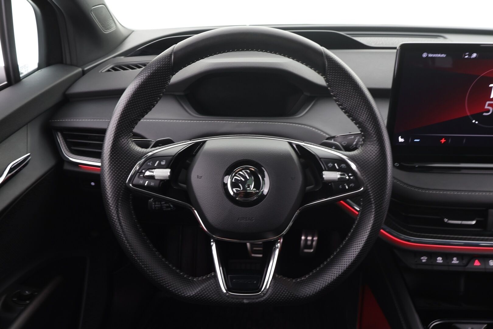 SKODA ENYAQ 2022 80x iV Sportline * ACC  / Panorama / HUD / 360 Kamera / ILP / Matrix-LED / Koukku * - Kahdet Renkaat / Koti & kauppalaturi