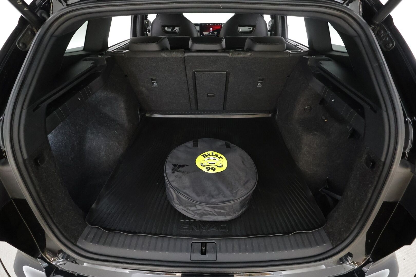 SKODA ENYAQ 2022 80x iV Sportline * ACC  / Panorama / HUD / 360 Kamera / ILP / Matrix-LED / Koukku * - Kahdet Renkaat / Koti & kauppalaturi