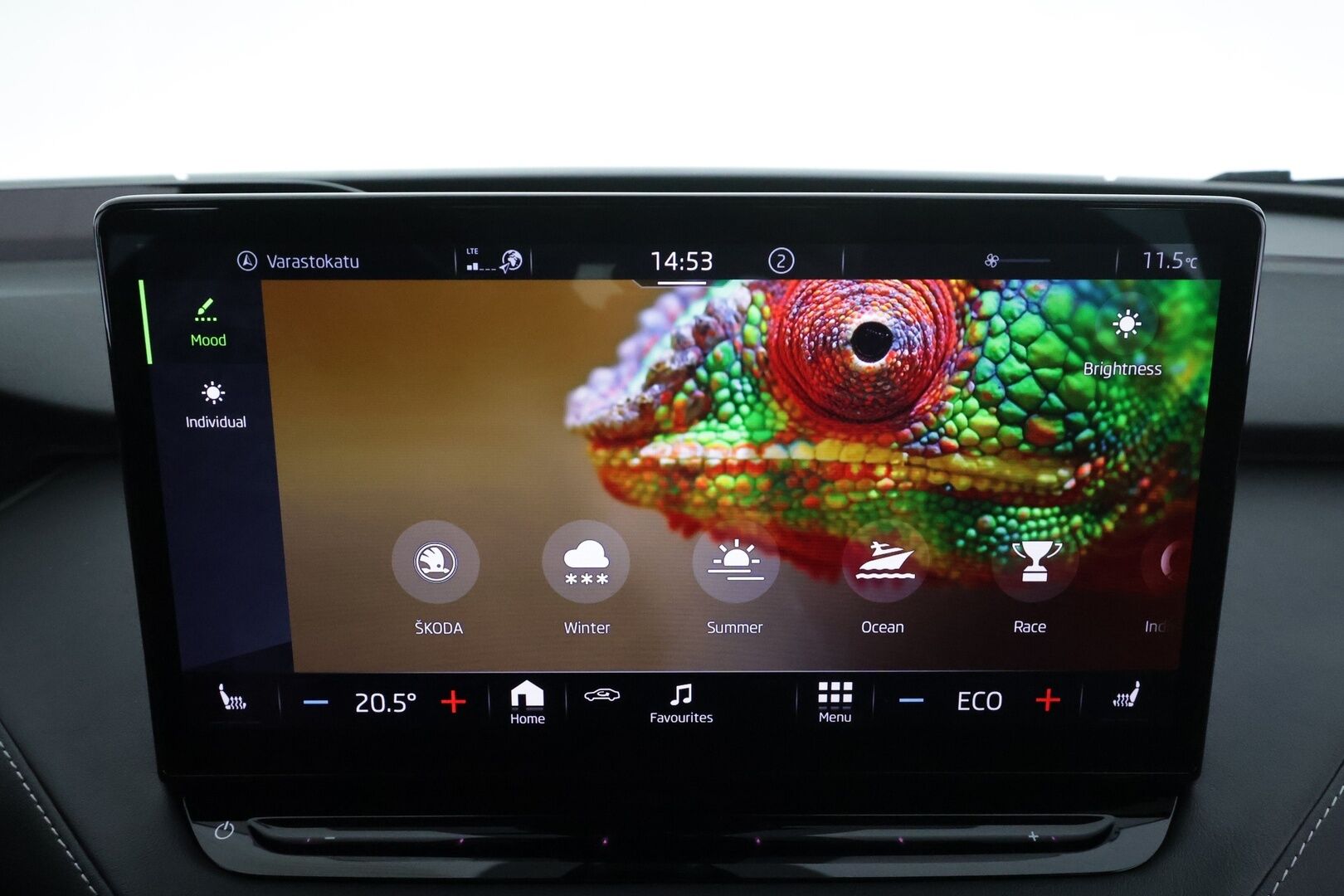 SKODA ENYAQ 2022 80x iV Sportline * ACC  / Panorama / HUD / 360 Kamera / ILP / Matrix-LED / Koukku * - Kahdet Renkaat / Koti & kauppalaturi