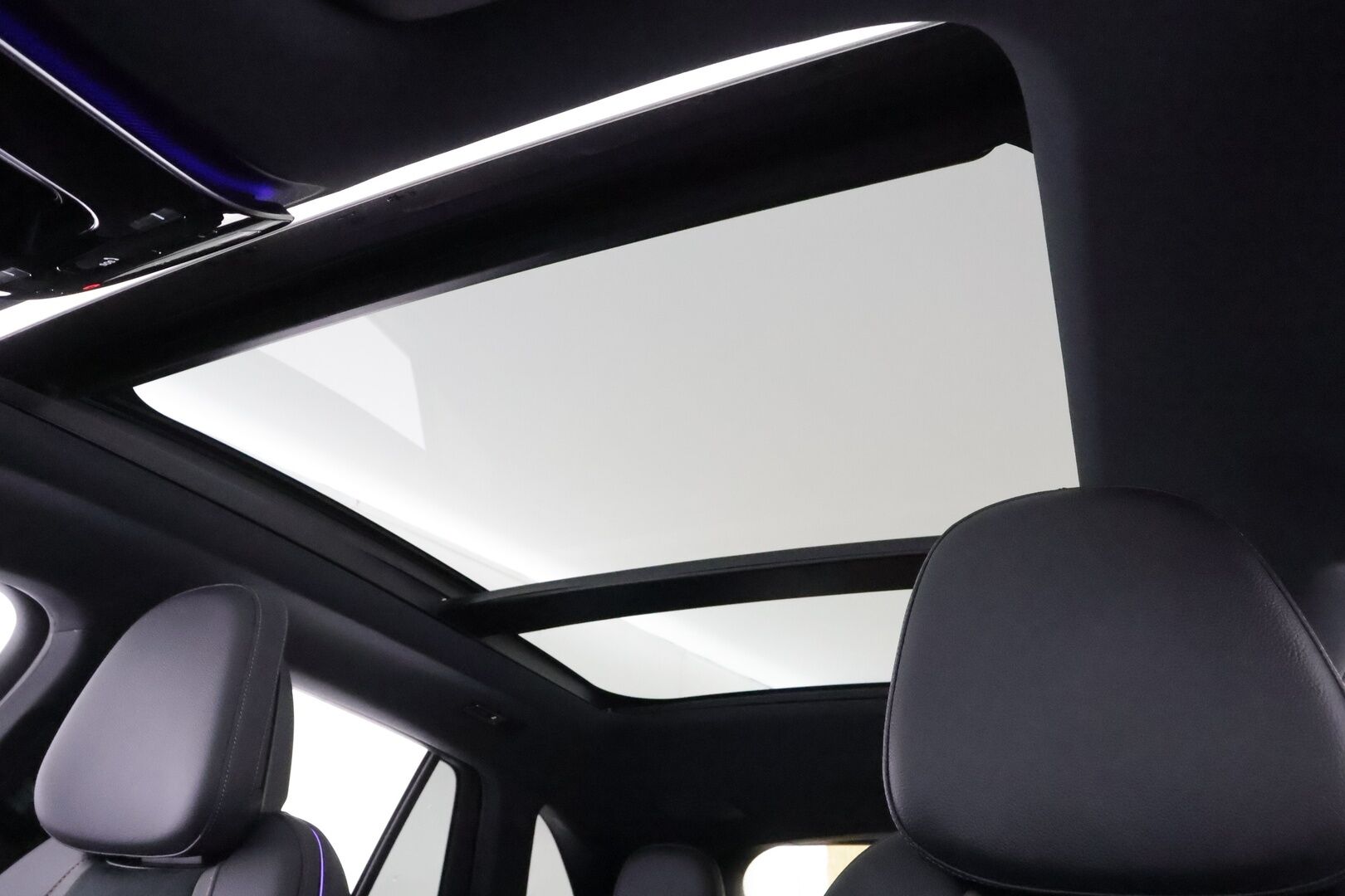 MERCEDES-BENZ EQE SUV 2023 350 4Matic AMG * Distronic+ / Digital Light / Koukku / DTR+Q / ILP / Burmester / Muistipenkit / 360° / HUD / Panorama * - Huippuvarusteet