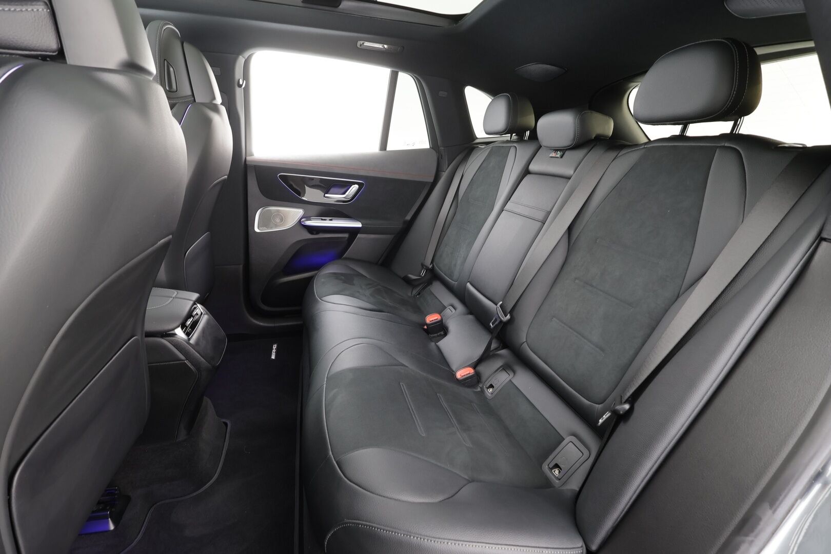 MERCEDES-BENZ EQE SUV 2023 350 4Matic AMG * Distronic+ / Digital Light / Koukku / DTR+Q / ILP / Burmester / Muistipenkit / 360° / HUD / Panorama * - Huippuvarusteet