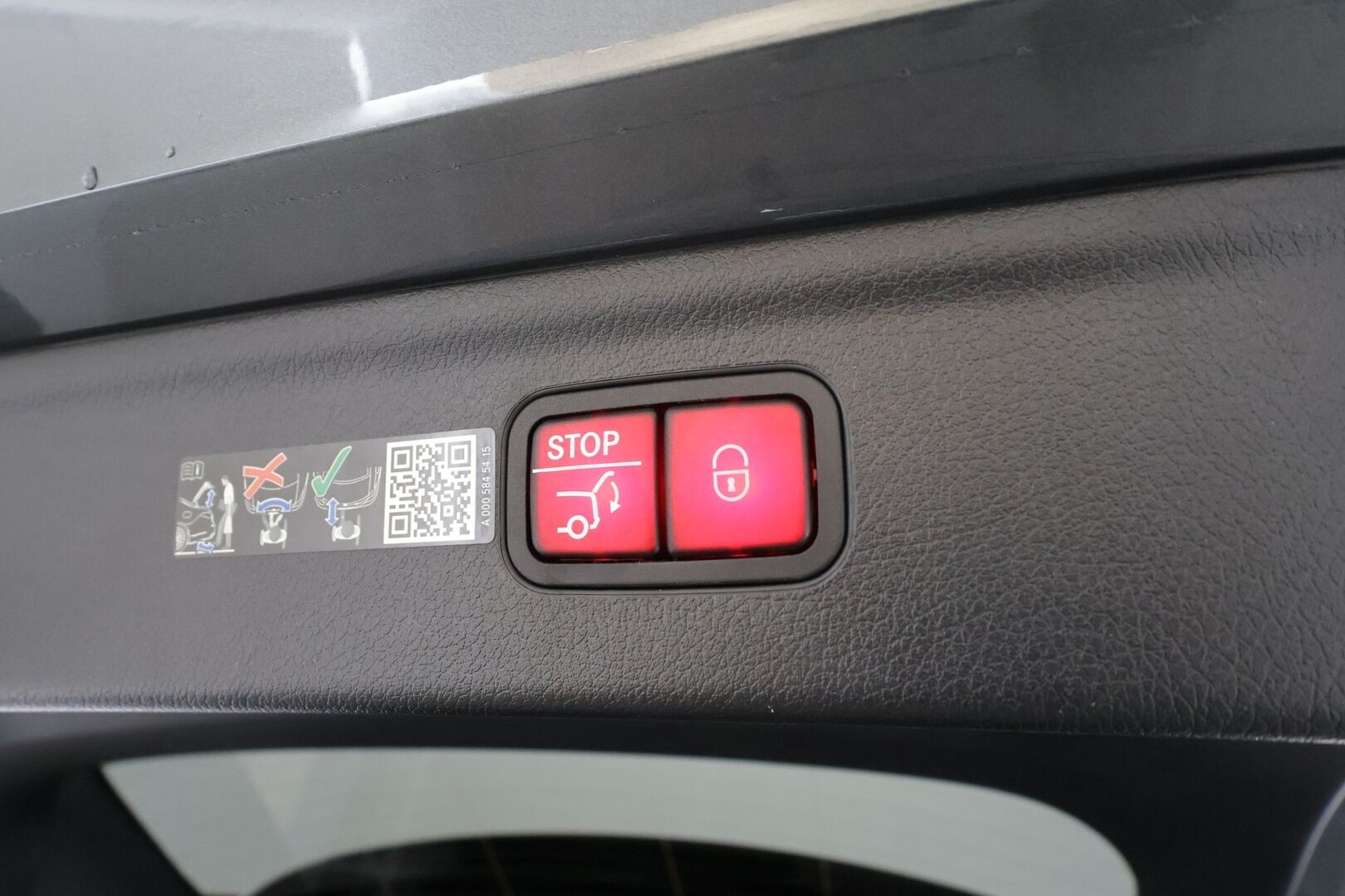 MERCEDES-BENZ EQE SUV 2023 350 4Matic AMG * Distronic+ / Digital Light / Koukku / DTR+Q / ILP / Burmester / Muistipenkit / 360° / HUD / Panorama * - Huippuvarusteet