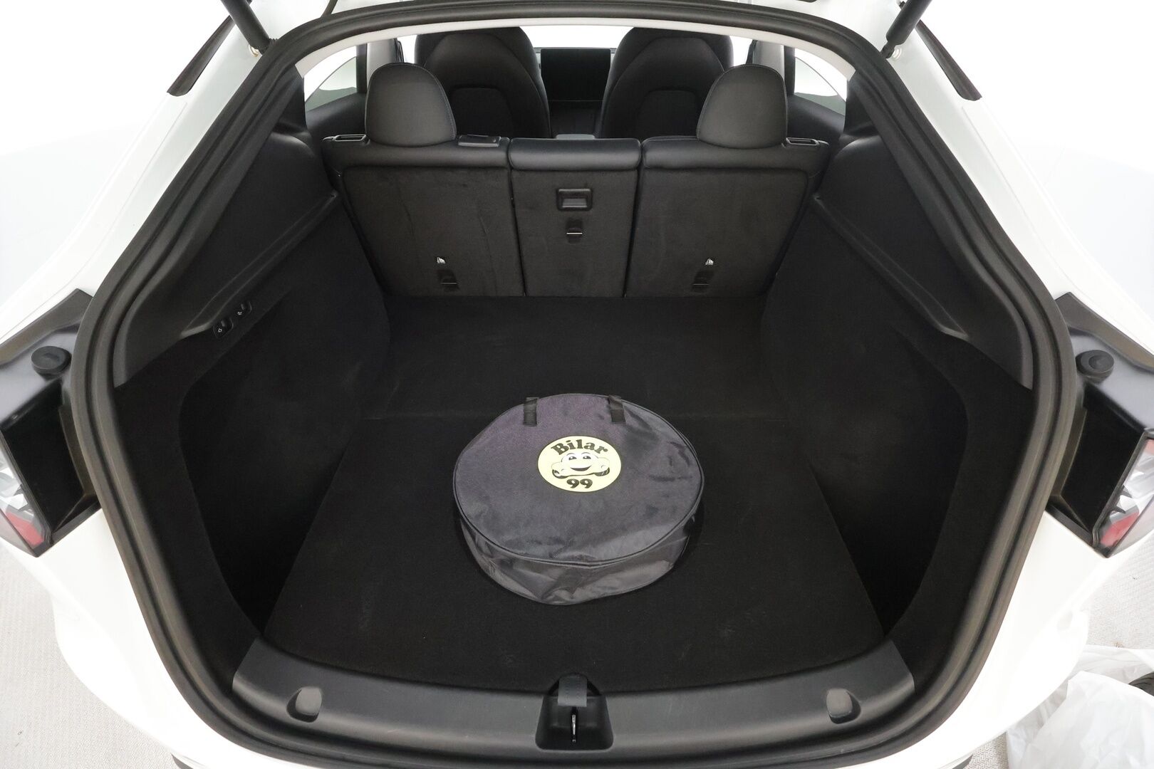 TESLA MODEL Y 2023 Performance Dual Motor * Lasikatto / ILP / P.kamera / Matrix LED / Premium Audio / Nahat * - Akku kuntotarkastettu 