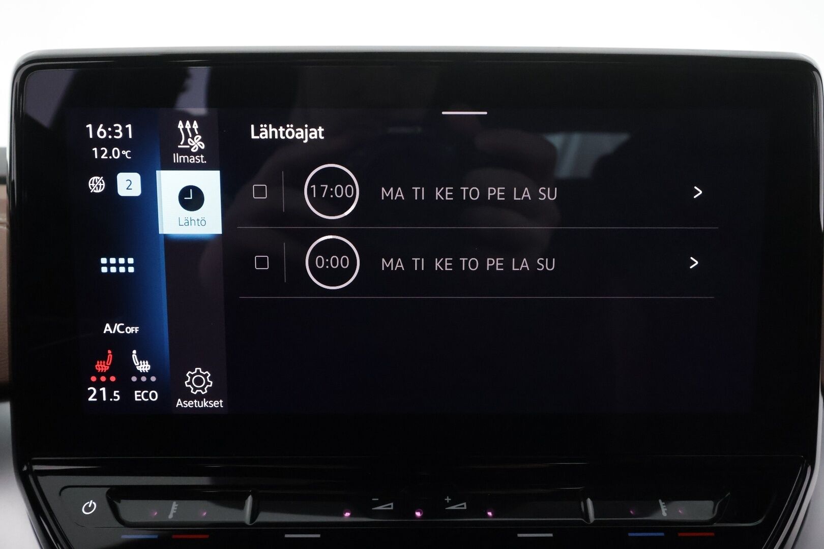 VOLKSWAGEN ID.4 2022 150 kW Pro Performance * ACC / ILP / Matrix-LED / Keyless / P.Kamera / puolinahat * - Kahdet renkaat / Koti & kauppalaturi