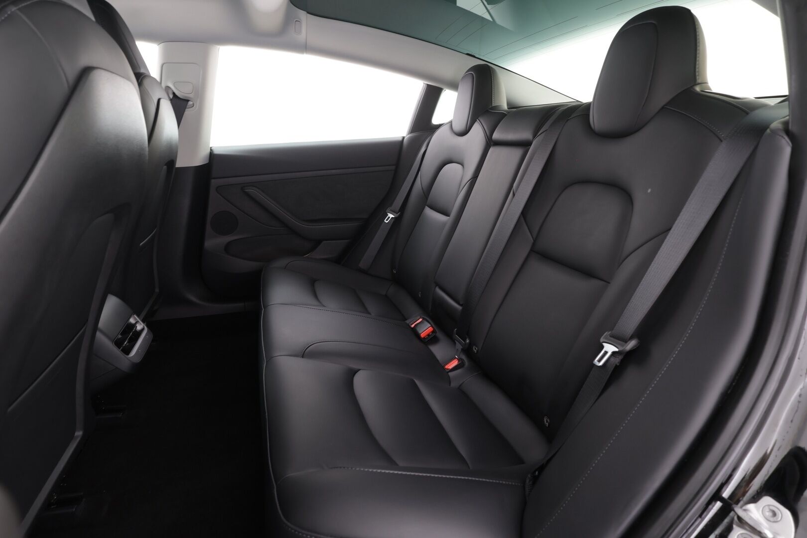 TESLA MODEL 3 2023 Performance * ILP / ACC / Lasikatto / Premium Audio / P.Kamera / Matrix-LED / Muistipenkki / Kaistavahti * - Takuu 11/2026 asti! 